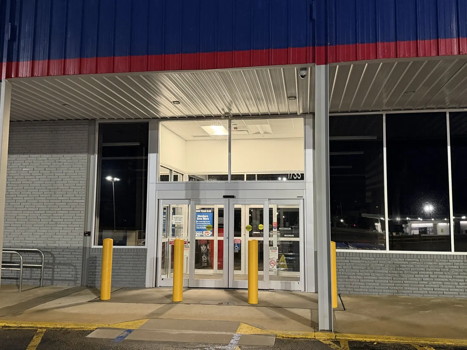 Commercial storefront cleaned by JBE